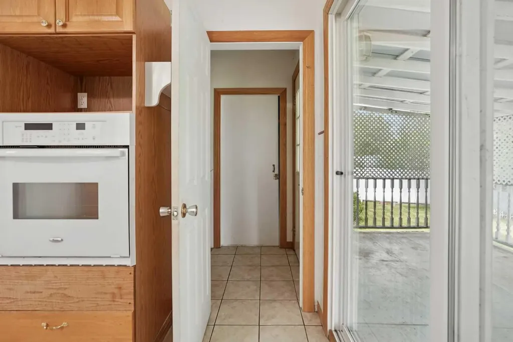 736 2 Street W Cardston AB T0K 0K0