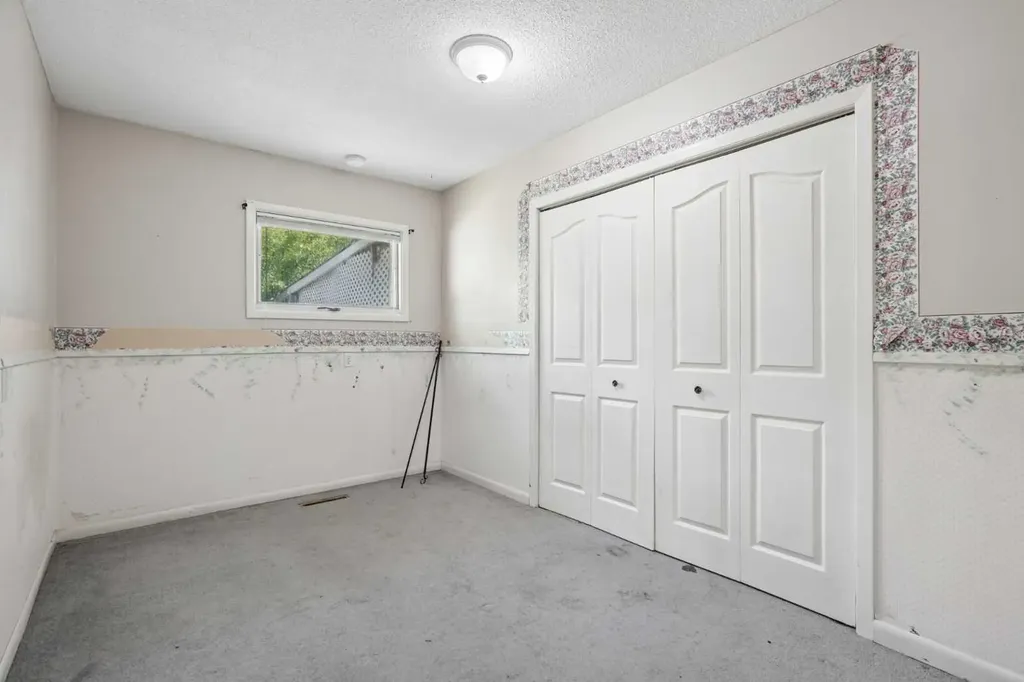 736 2 Street W Cardston AB T0K 0K0