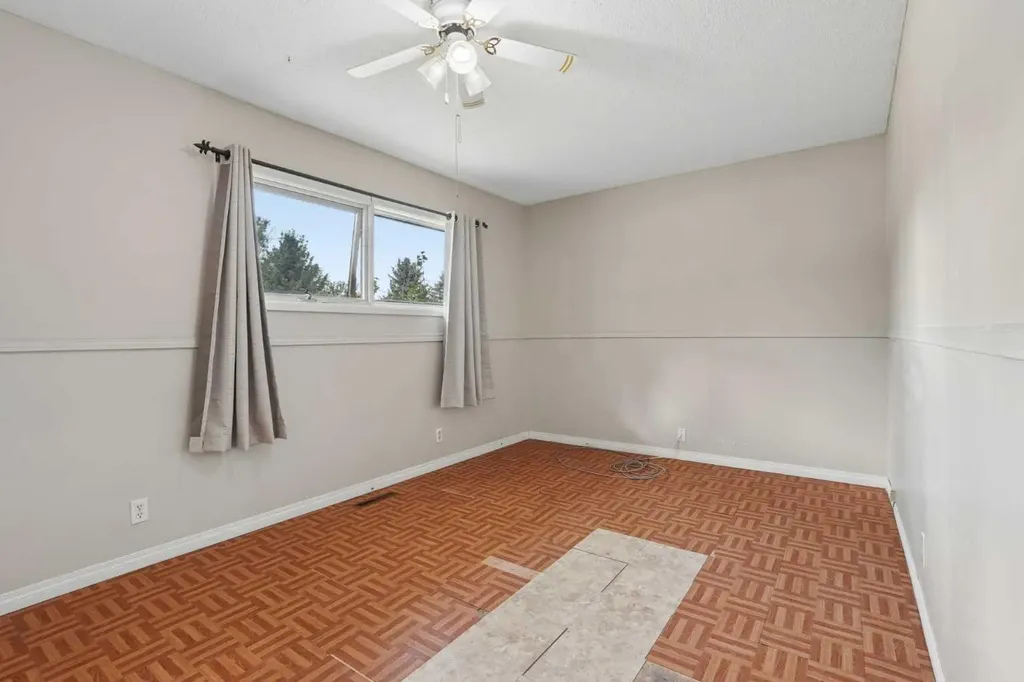736 2 Street W Cardston AB T0K 0K0