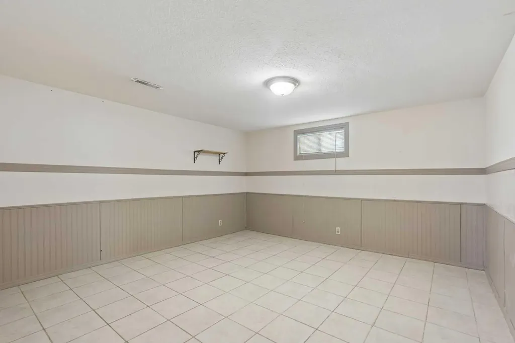 736 2 Street W Cardston AB T0K 0K0