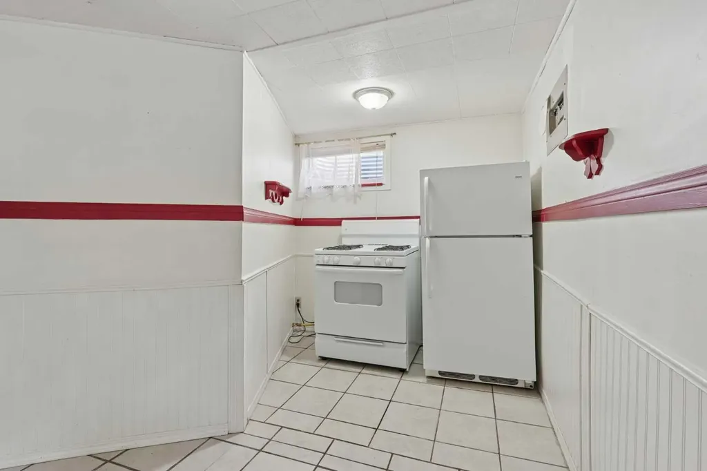 736 2 Street W Cardston AB T0K 0K0