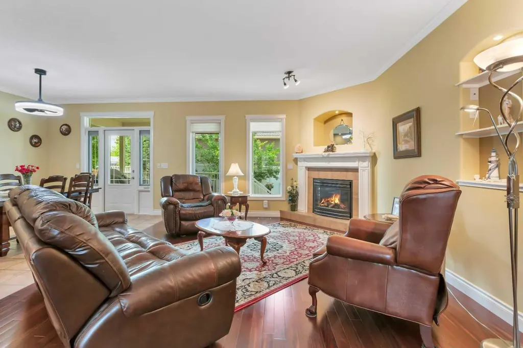 26 Alexander Crescent Red Deer AB T4R 2X2