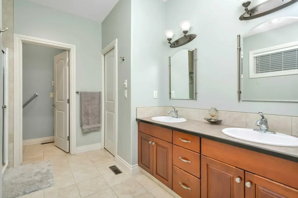 26 Alexander Crescent Red Deer AB T4R 2X2