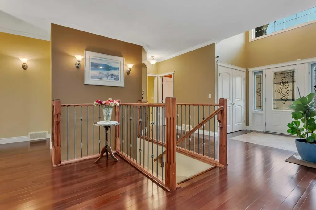 26 Alexander Crescent Red Deer AB T4R 2X2