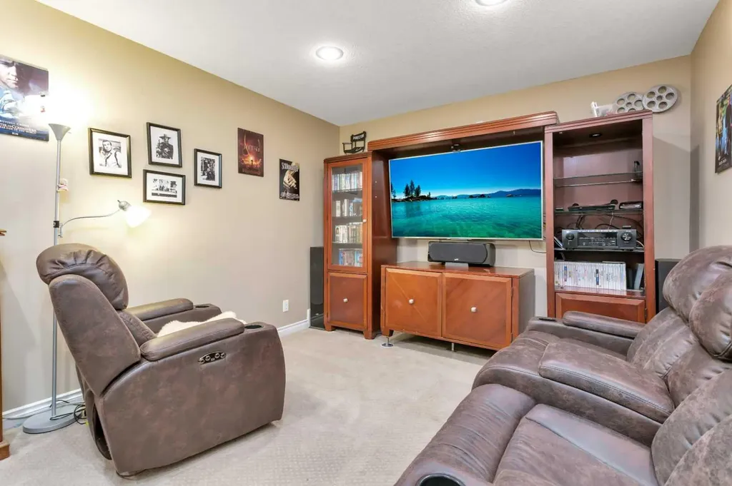 26 Alexander Crescent Red Deer AB T4R 2X2