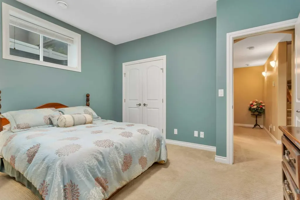 26 Alexander Crescent Red Deer AB T4R 2X2