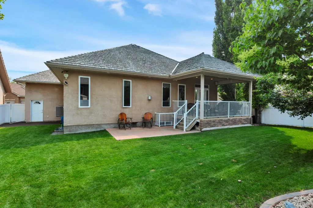 26 Alexander Crescent Red Deer AB T4R 2X2