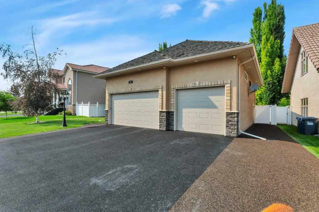 26 Alexander Crescent Red Deer AB T4R 2X2