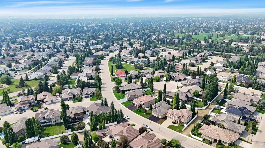 26 Alexander Crescent Red Deer AB T4R 2X2