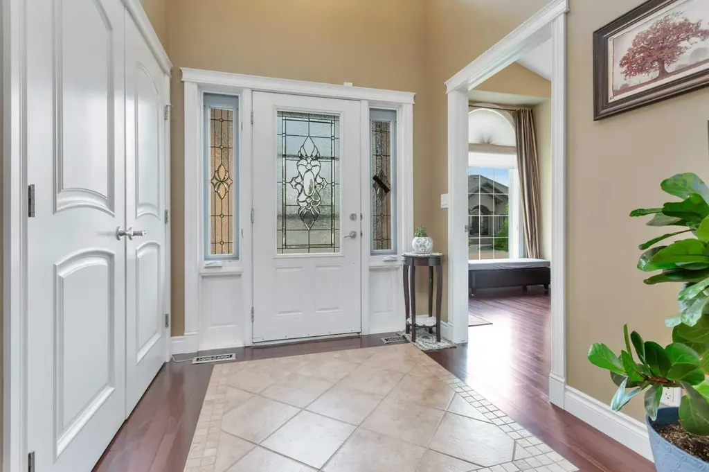 26 Alexander Crescent Red Deer AB T4R 2X2