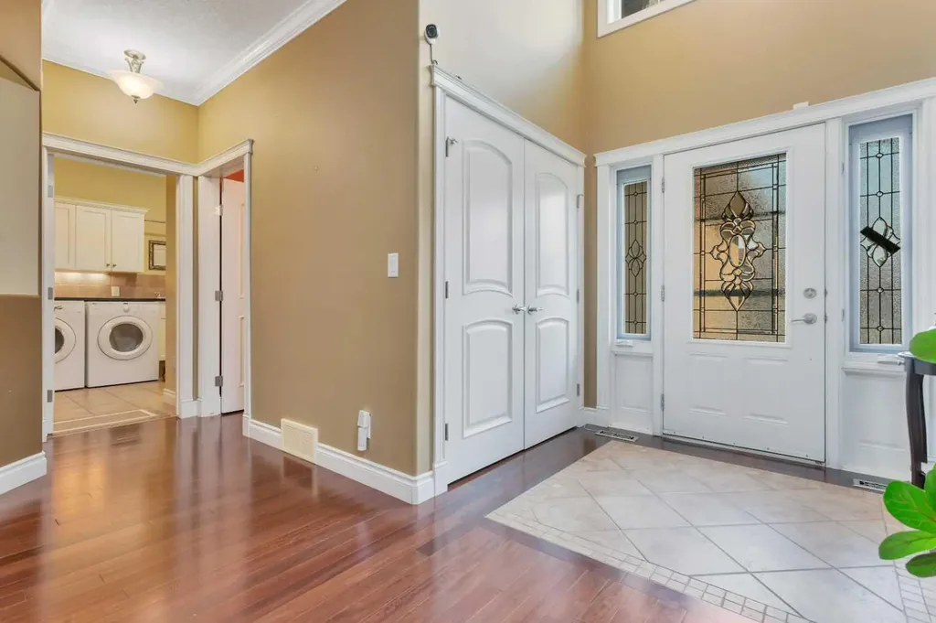 26 Alexander Crescent Red Deer AB T4R 2X2