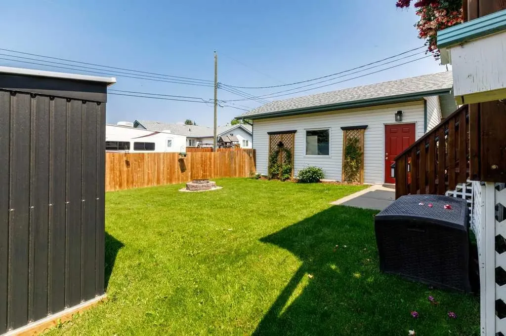 4646 52 Avenue Bentley AB T0C 0J0
