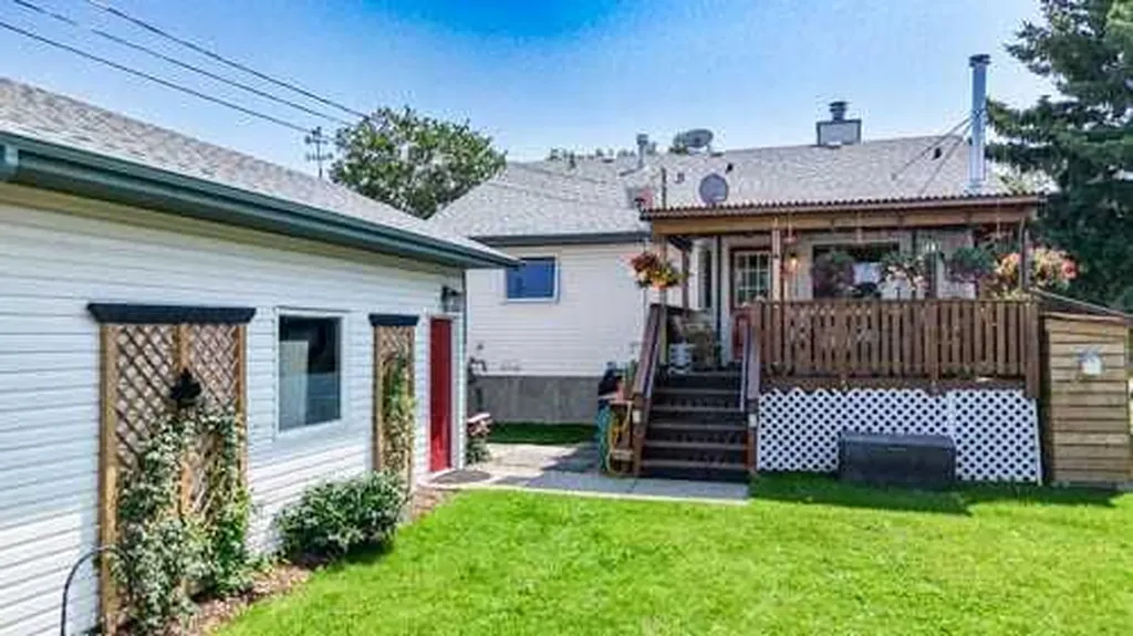4646 52 Avenue Bentley AB T0C 0J0