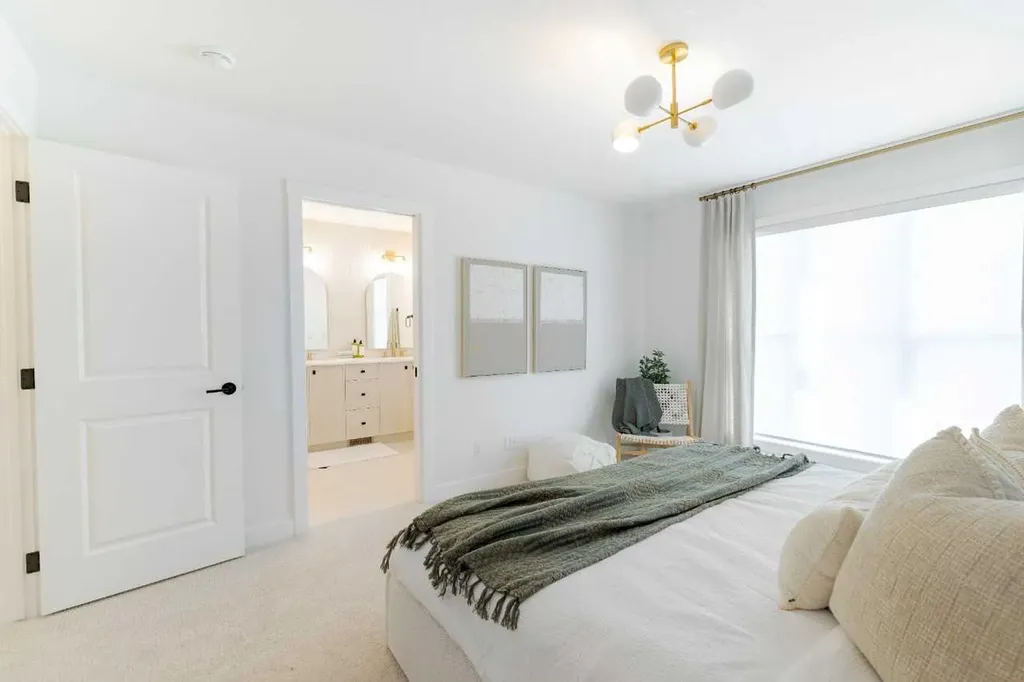 461 Rosemary Gardens SE Calgary AB T3S 0E9