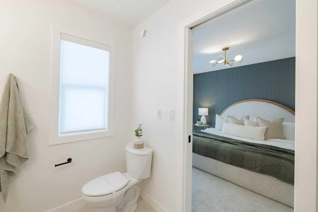 461 Rosemary Gardens SE Calgary AB T3S 0E9