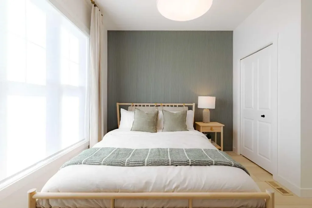 461 Rosemary Gardens SE Calgary AB T3S 0E9
