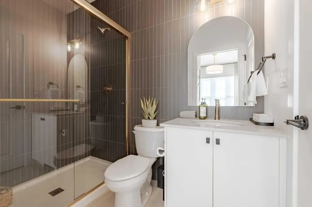 461 Rosemary Gardens SE Calgary AB T3S 0E9
