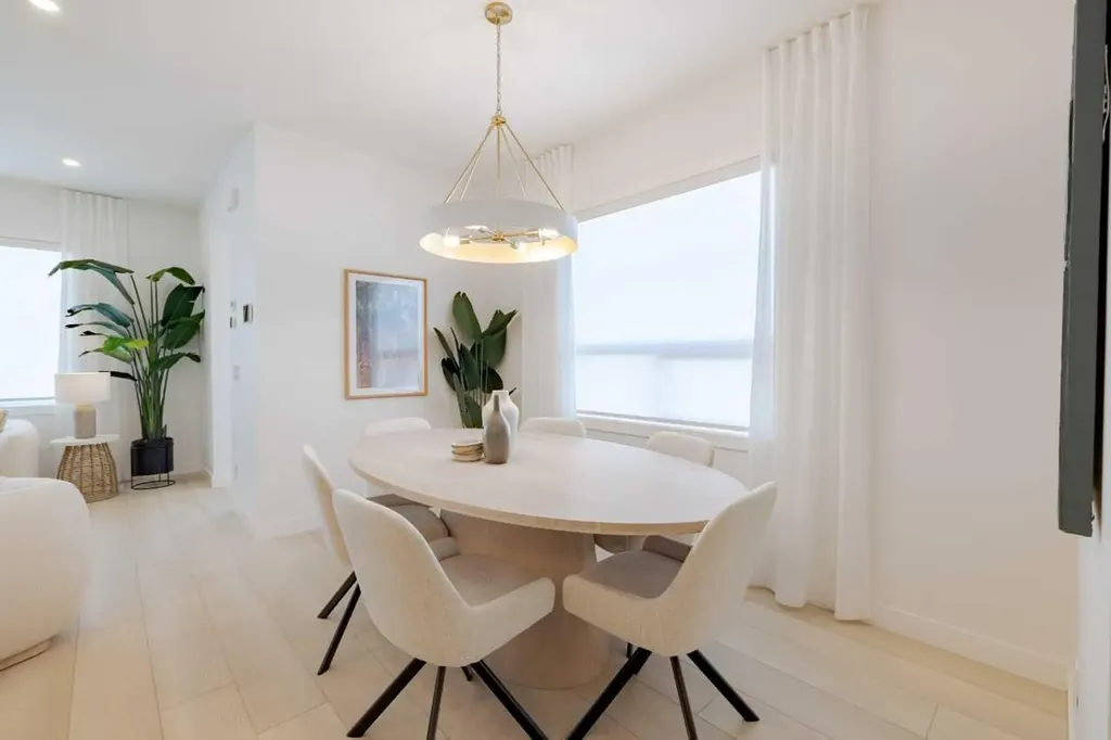 461 Rosemary Gardens SE Calgary AB T3S 0E9