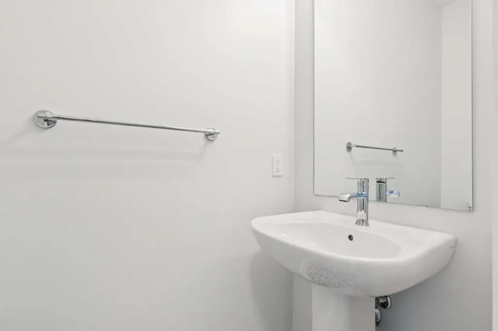 35 Creekside Rise SW Calgary AB T2X5V9