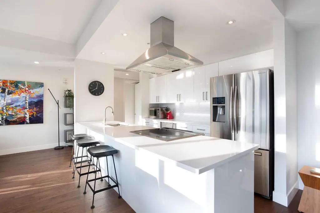 205 Riverfront Avenue SW Calgary AB T2P 5K4