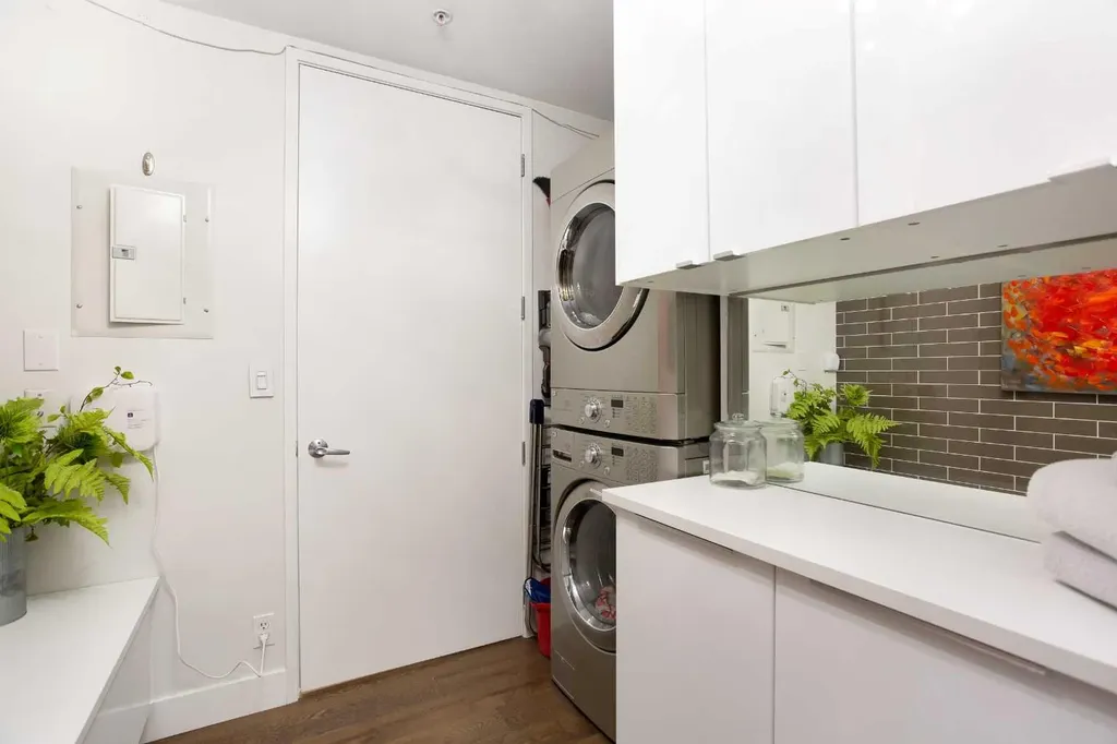 205 Riverfront Avenue SW Calgary AB T2P 5K4