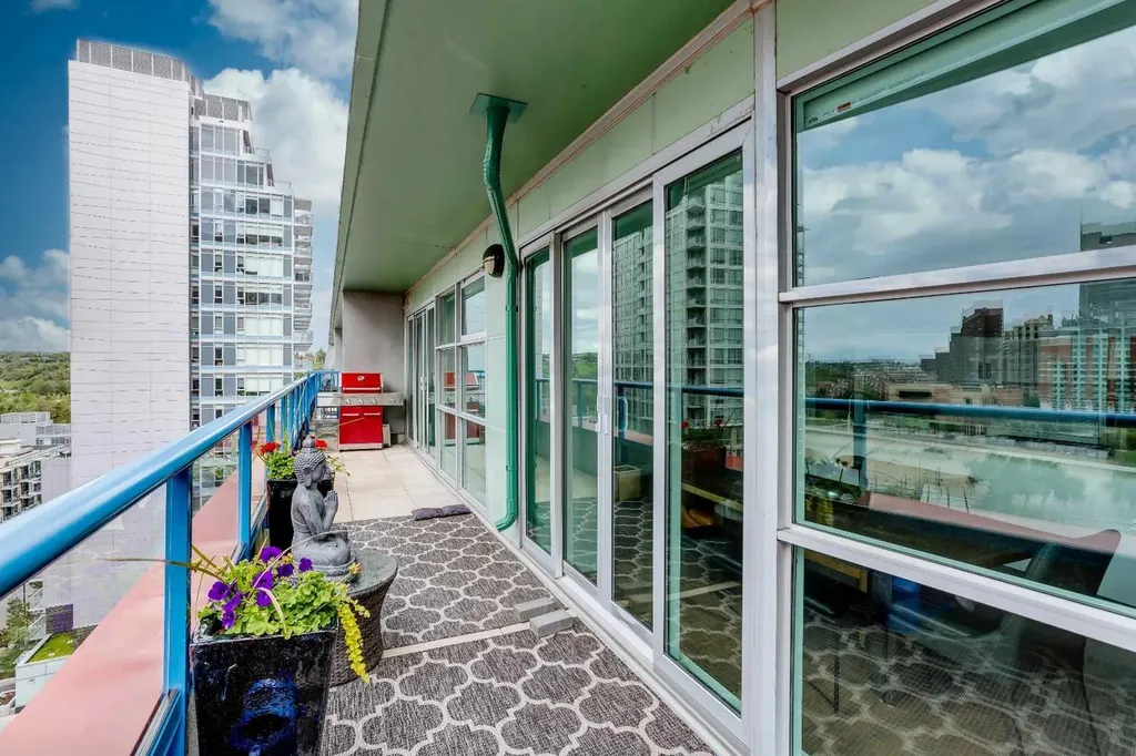 205 Riverfront Avenue SW Calgary AB T2P 5K4
