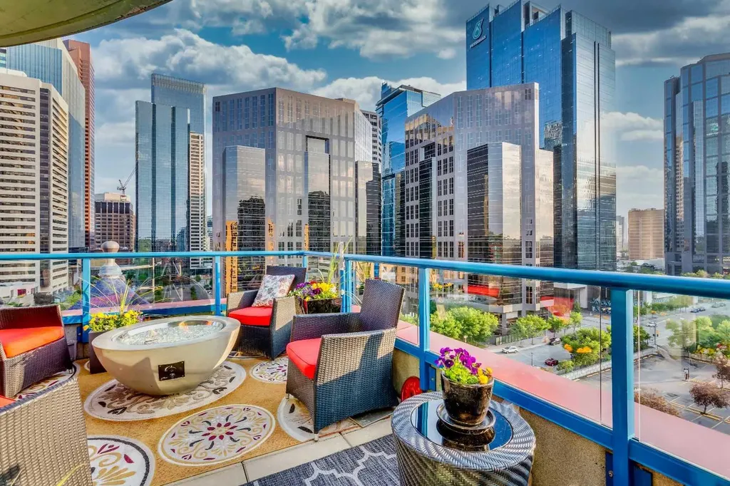 205 Riverfront Avenue SW Calgary AB T2P 5K4