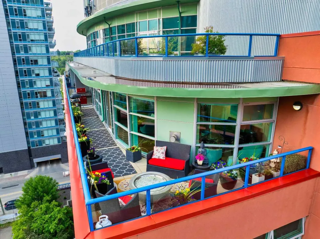 205 Riverfront Avenue SW Calgary AB T2P 5K4