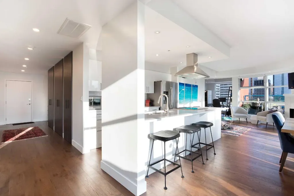 205 Riverfront Avenue SW Calgary AB T2P 5K4