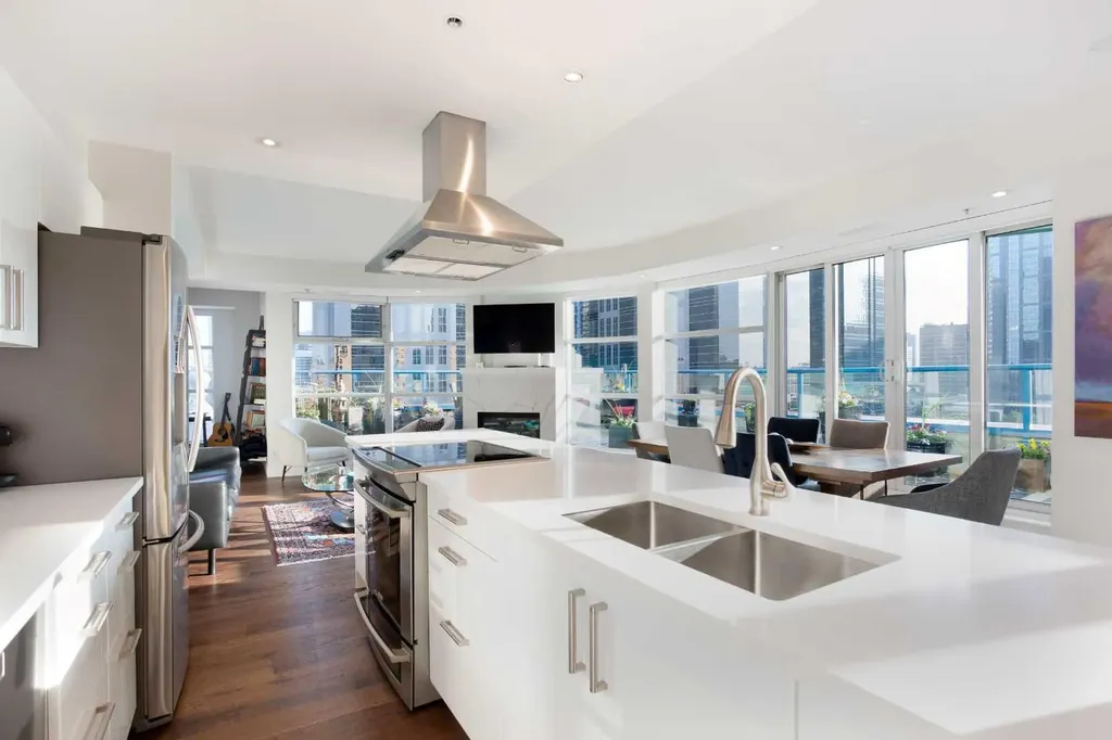 205 Riverfront Avenue SW Calgary AB T2P 5K4
