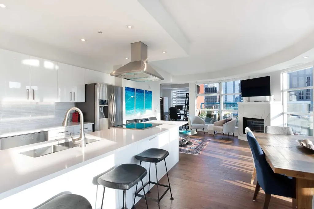 205 Riverfront Avenue SW Calgary AB T2P 5K4