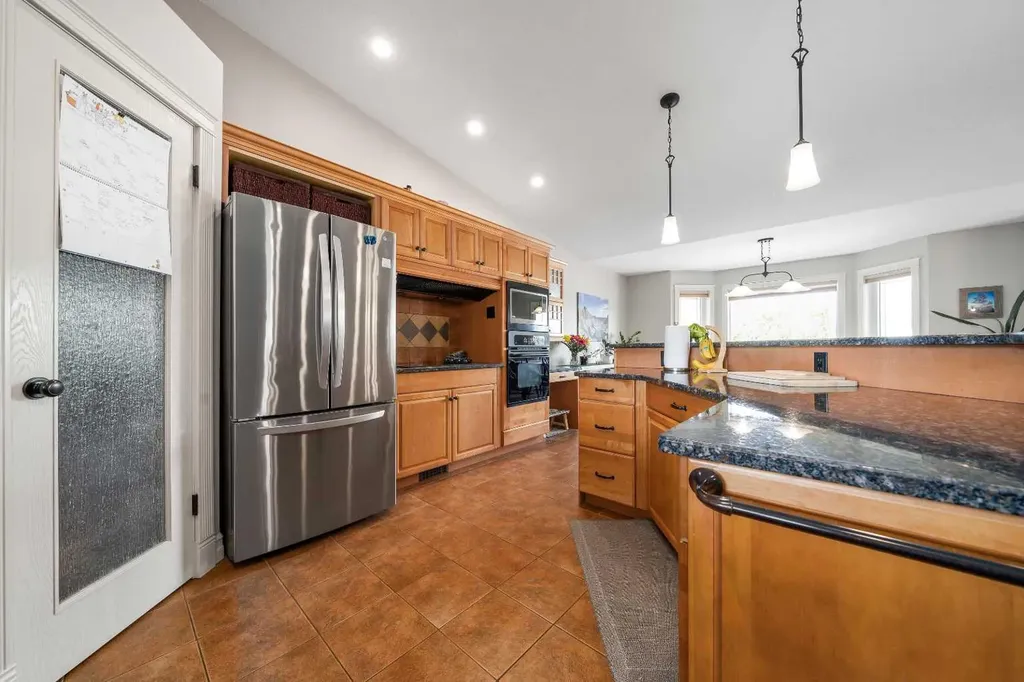 9 Cottonwood Close SW Medicine Hat AB T1B4R5
