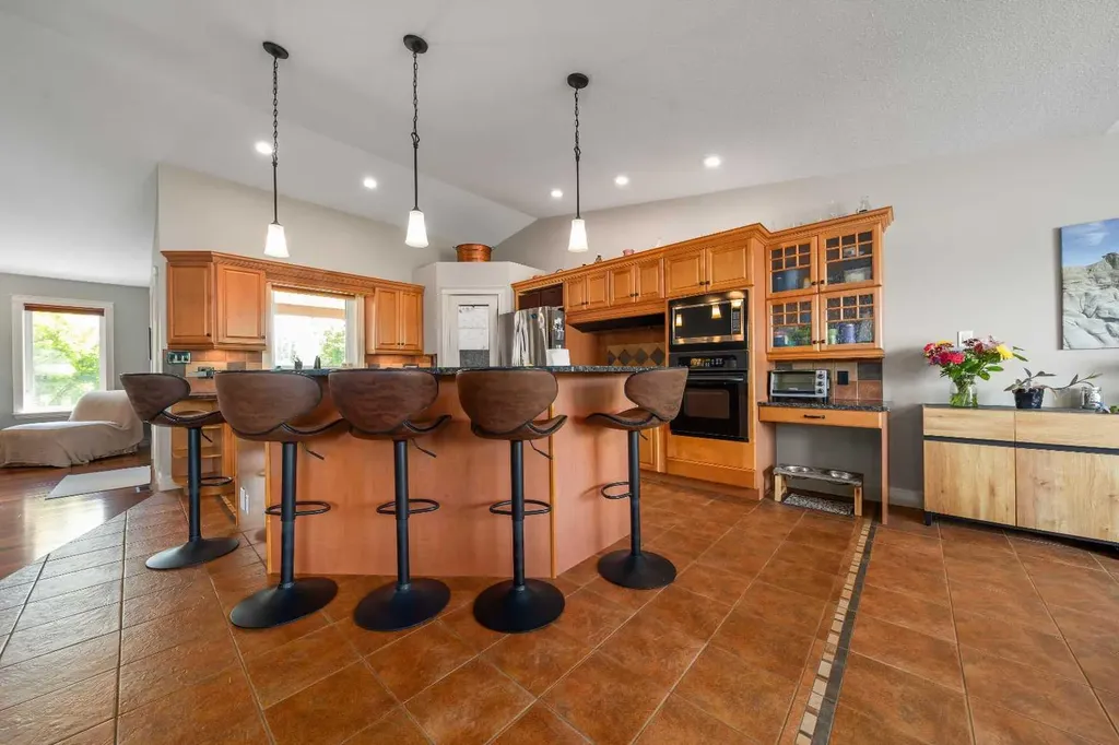 9 Cottonwood Close SW Medicine Hat AB T1B4R5