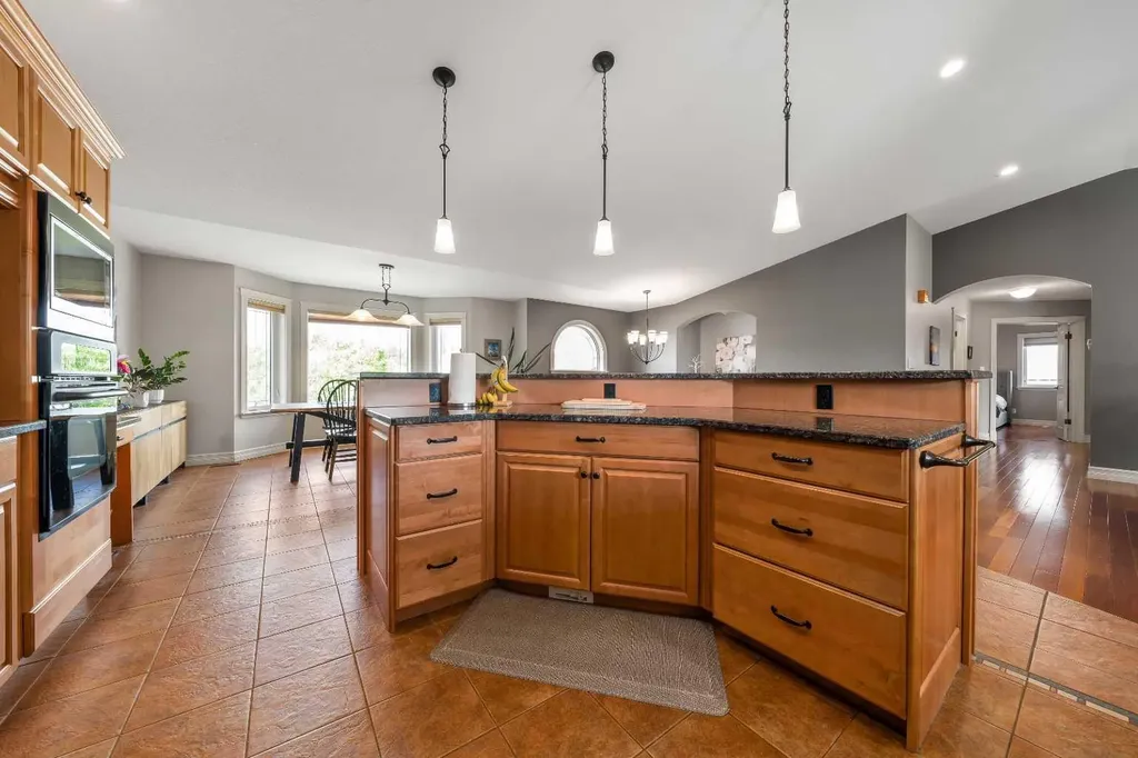 9 Cottonwood Close SW Medicine Hat AB T1B4R5