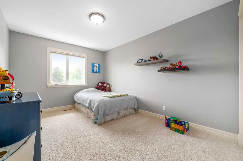 9 Cottonwood Close SW Medicine Hat AB T1B4R5