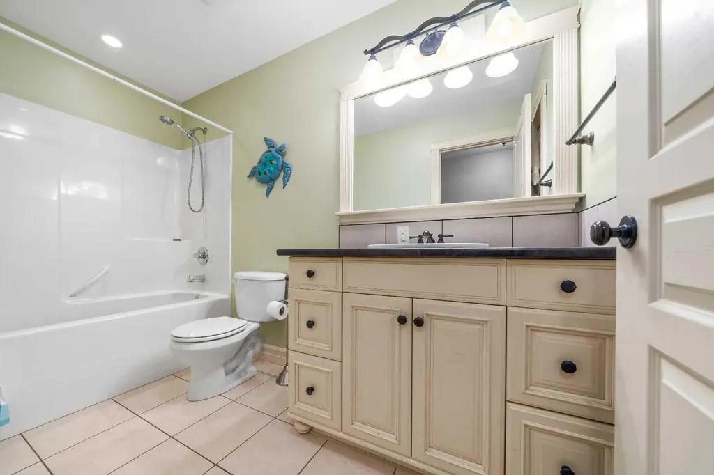 9 Cottonwood Close SW Medicine Hat AB T1B4R5