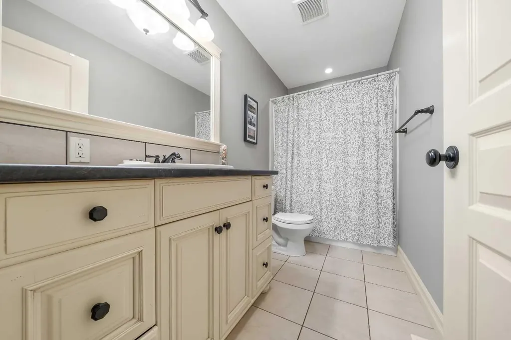 9 Cottonwood Close SW Medicine Hat AB T1B4R5