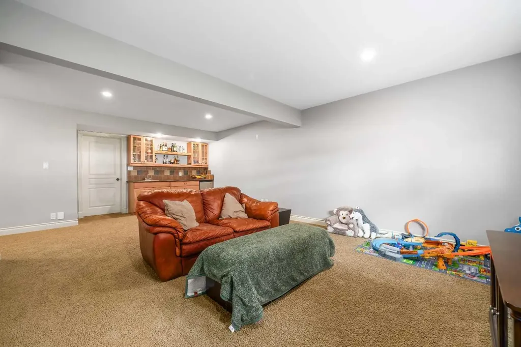 9 Cottonwood Close SW Medicine Hat AB T1B4R5