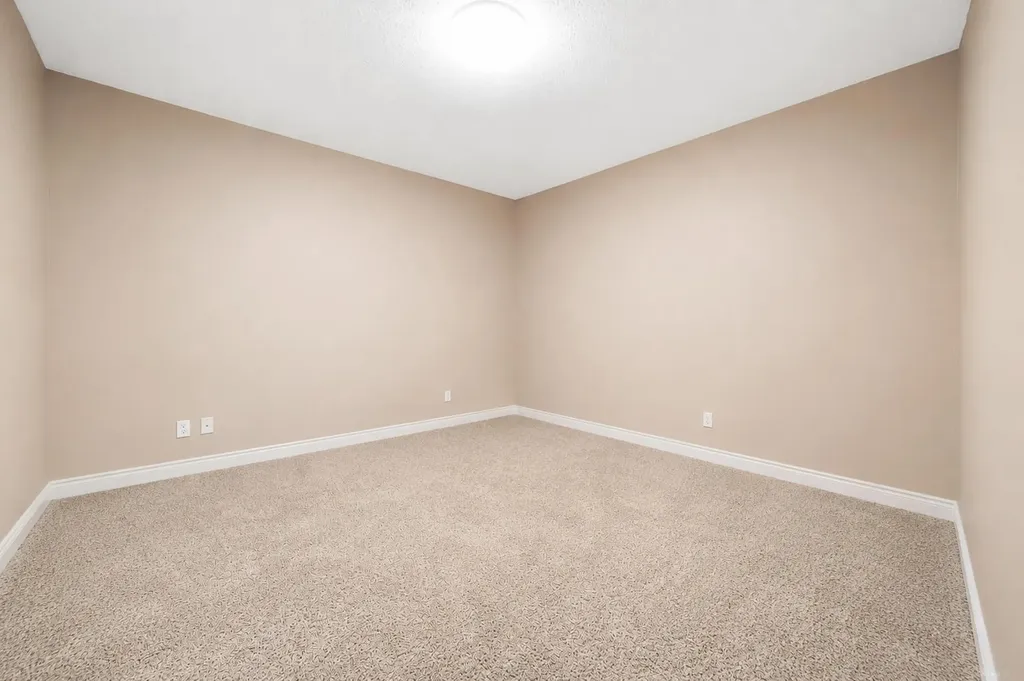 9 Cottonwood Close SW Medicine Hat AB T1B4R5