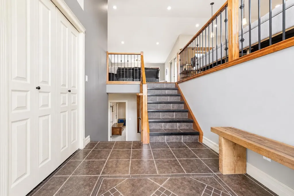 9 Cottonwood Close SW Medicine Hat AB T1B4R5