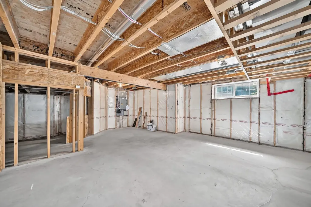 100 Coopers Common SW Airdrie AB T4B 3C7