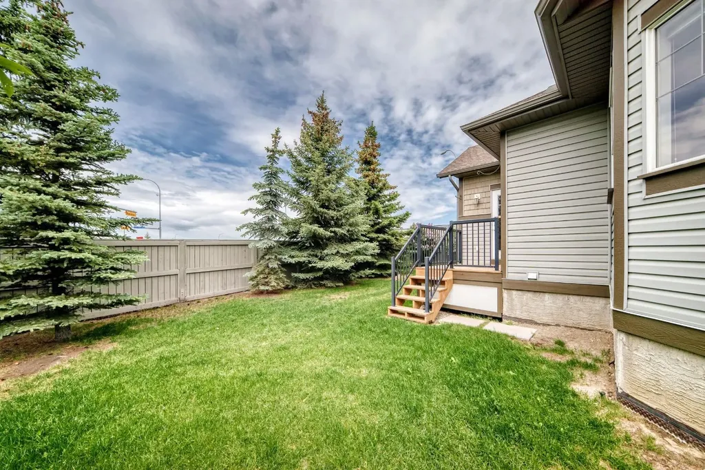 100 Coopers Common SW Airdrie AB T4B 3C7