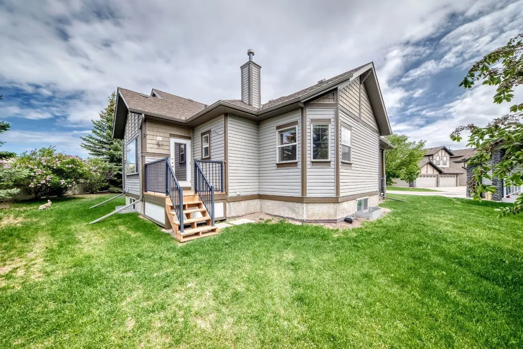 100 Coopers Common SW Airdrie AB T4B 3C7