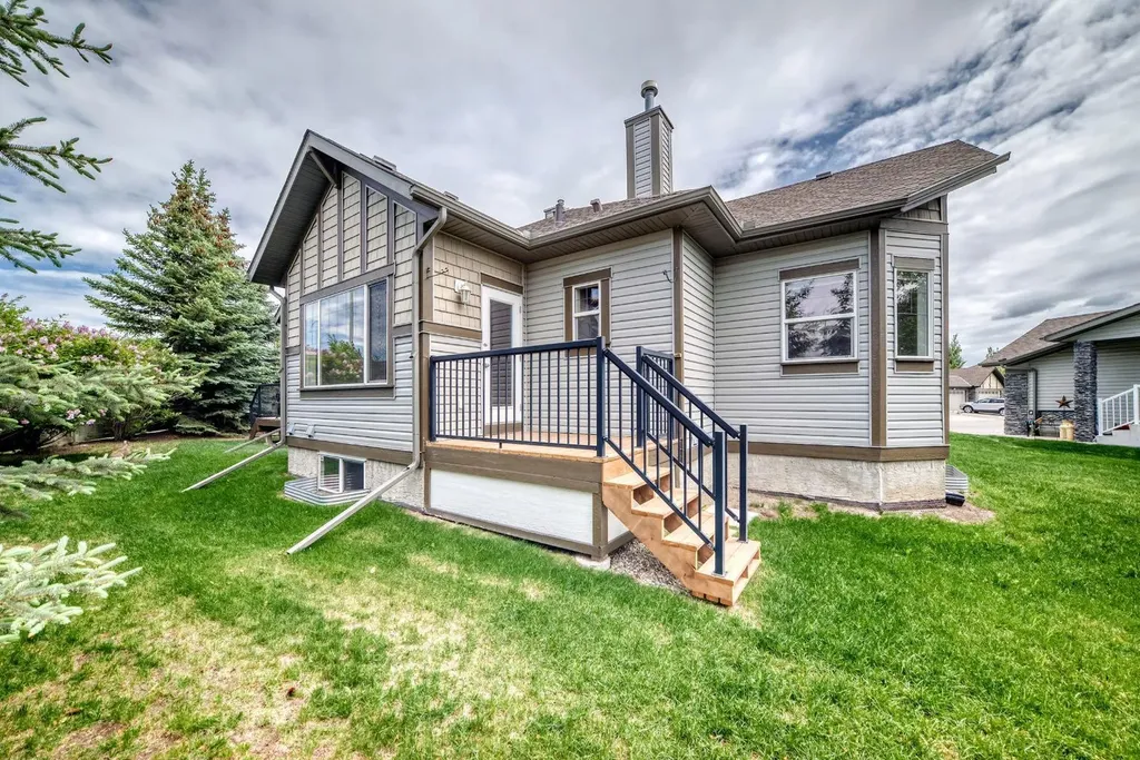 100 Coopers Common SW Airdrie AB T4B 3C7