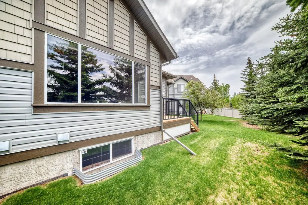 100 Coopers Common SW Airdrie AB T4B 3C7