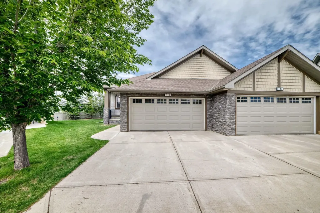 100 Coopers Common SW Airdrie AB T4B 3C7