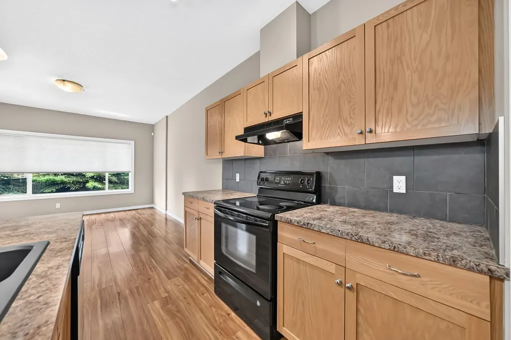 100 Coopers Common SW Airdrie AB T4B 3C7