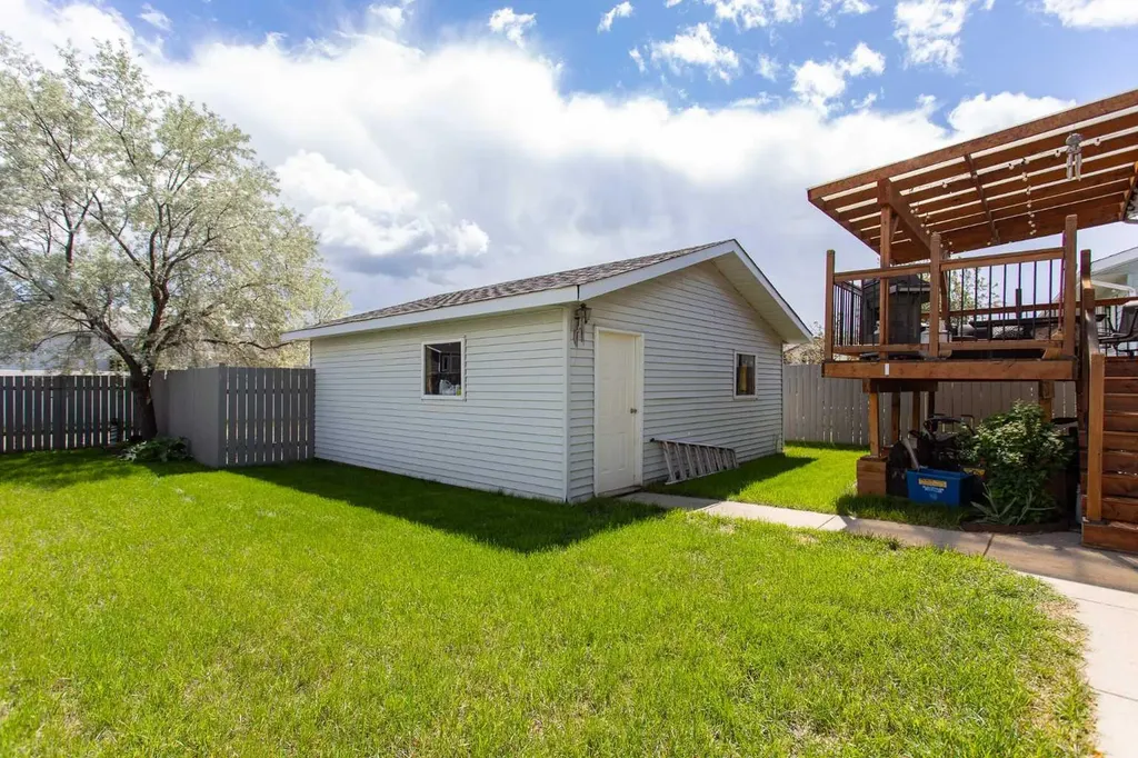 153 Westview Crescent Blackfalds AB T0M 0J0