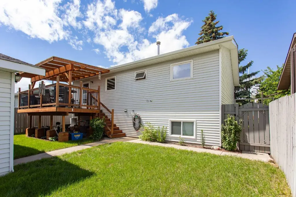 153 Westview Crescent Blackfalds AB T0M 0J0