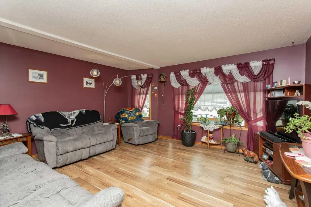 153 Westview Crescent Blackfalds AB T0M 0J0
